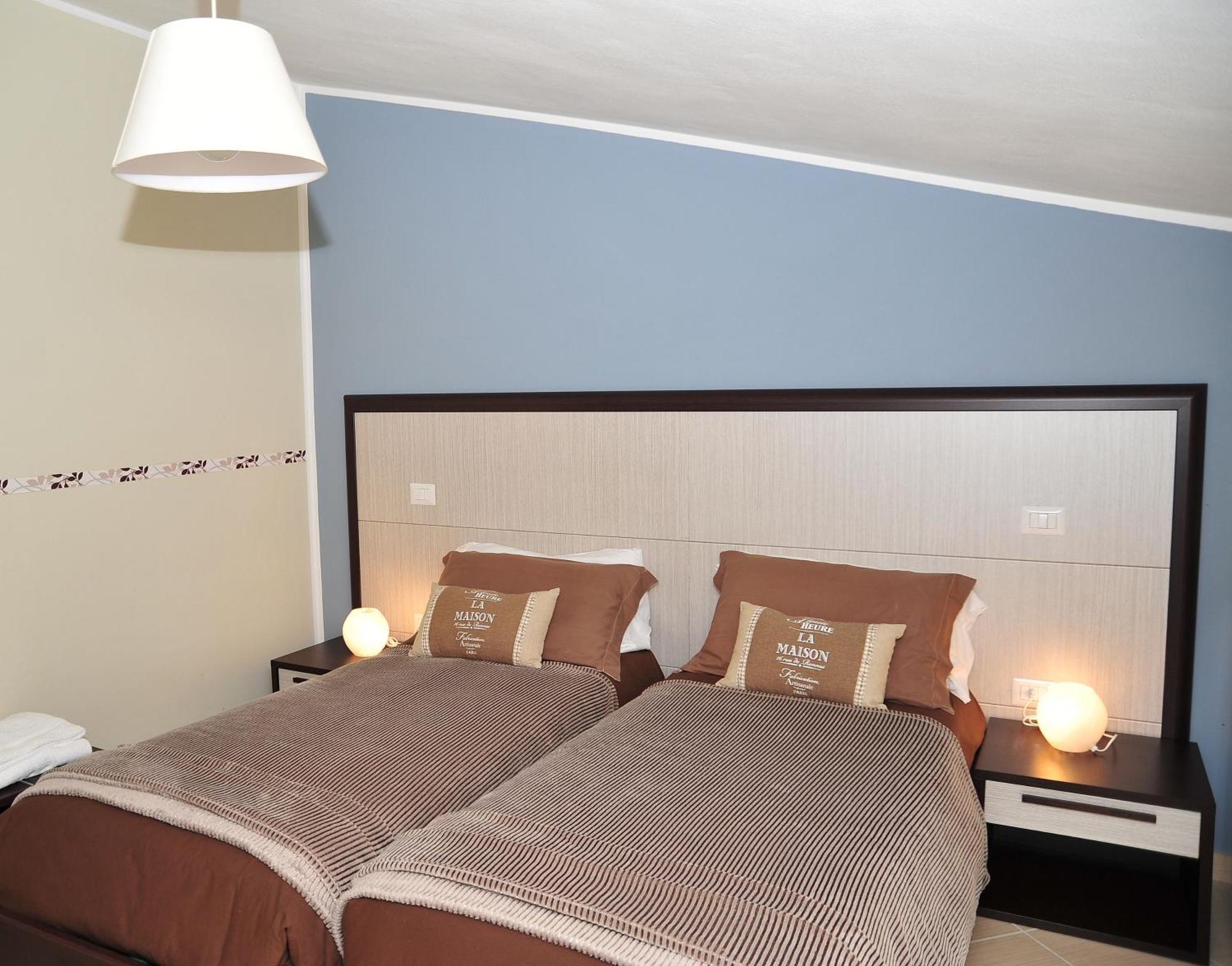 Relais Black Horse Millesimo الغرفة الصورة